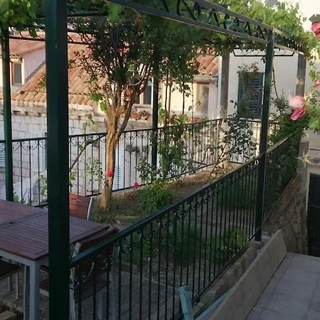 דירה Bafi - With Terrace *
